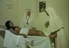 كانا ایتو احساس فشار کانال سکس زنان در اعماق خامه خود را دارد