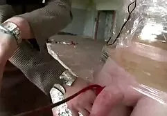 پدر fucks نمی کند cums فلم سکس زن باحیوان دختر در دهان خود را به بلع